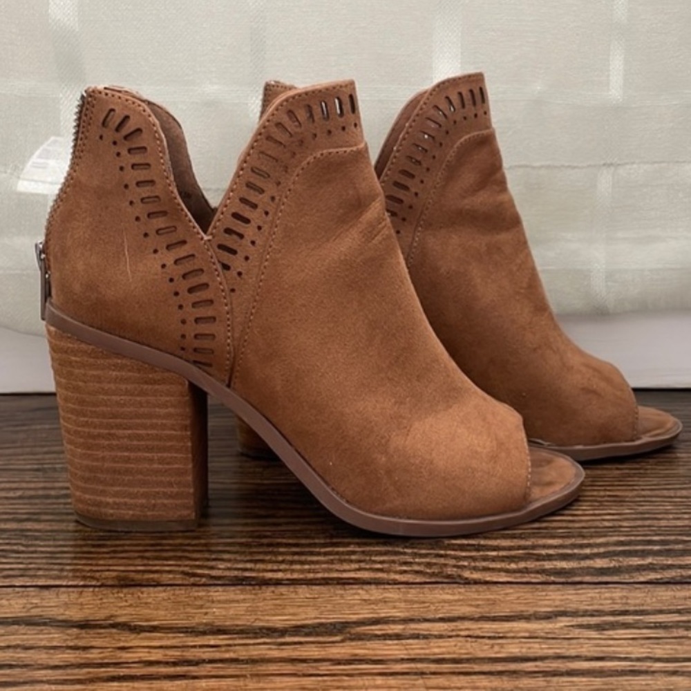 Steve Madden Heels - Picture 1 of 4